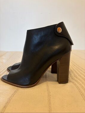COACH Peep toe Leather booties